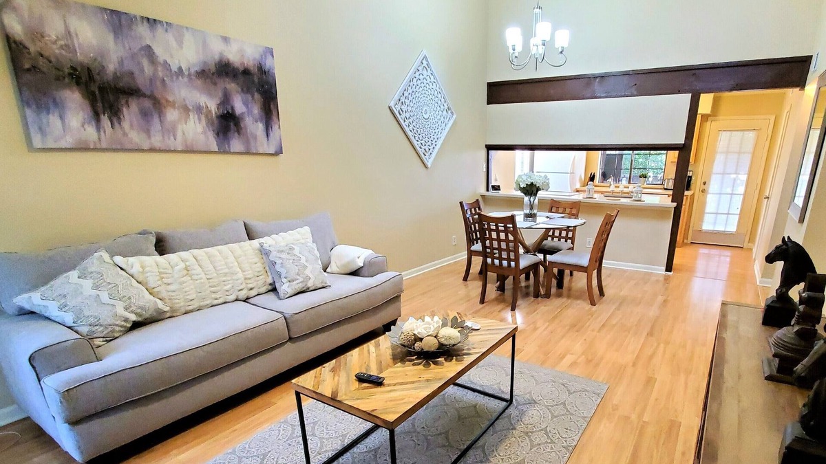 Medical Center District Condo | Medical Center, Gorgeous Condo Centrally located must see!