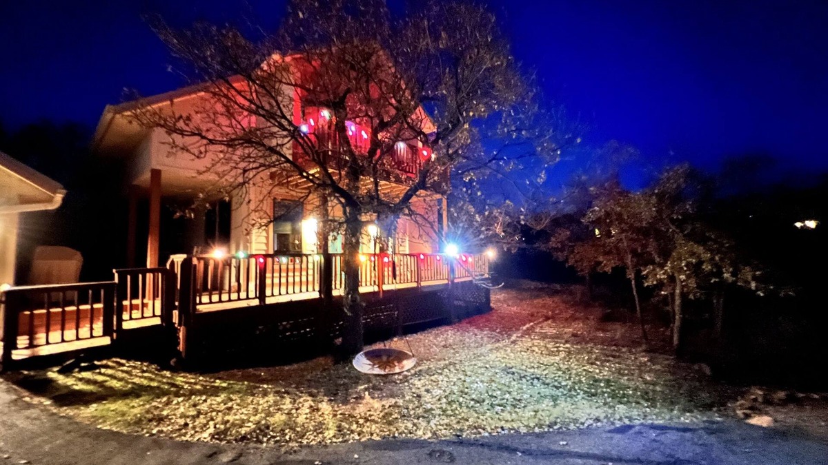 Medicine Park Cabin | Medicine Park Mountain Top Cabin-Hot Tub-sleep 10