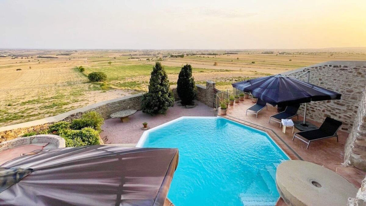 Els Plans de Sio Villa | Medieval 16th Century Castle, 1 hour from Barcelona!