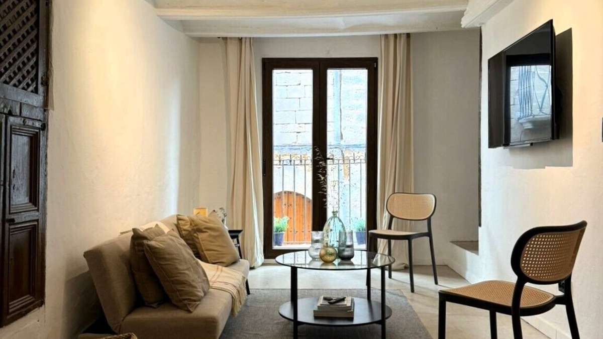 Calaceite House | Medieval house in the heart of Calaceite. Casa Vivó is pet friendly house.