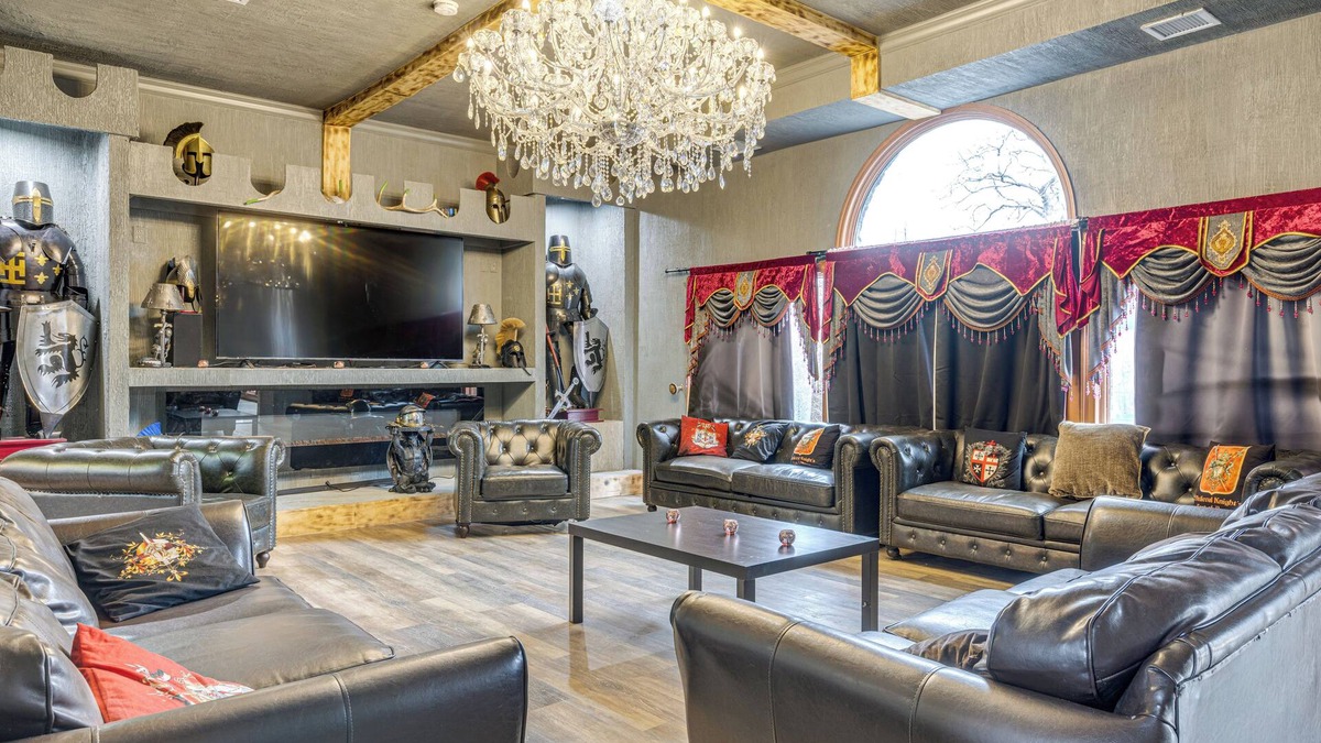 Brookhaven Villa | Medieval-Themed Castle < 10 Mi to Shirley Beach!