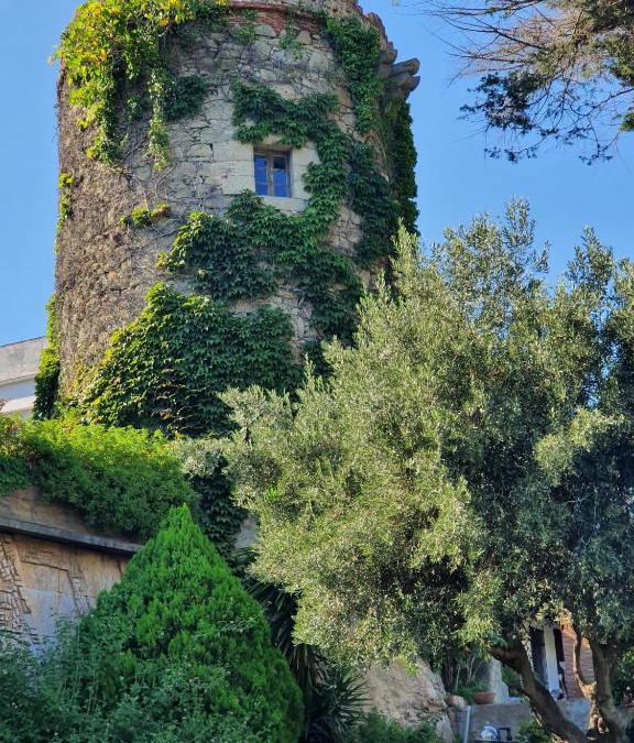 Caldes d'Estrac Villa | Medieval tower & villa by the sea