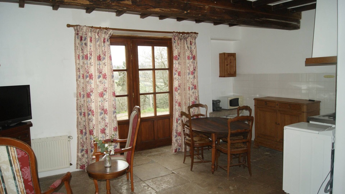 Mont-Saint-Jean House | Medieval village studio house