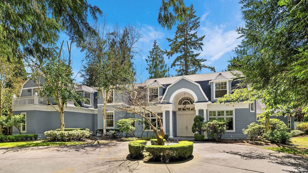 Medina Villa | Medina Elegant 5BR Mansion|Lake Park & Bellevue DT