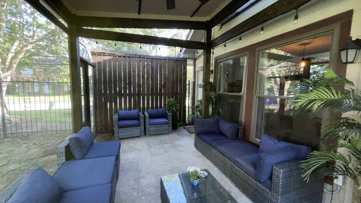 Baytown House | Mediterranean home close to Houston and the Ocean