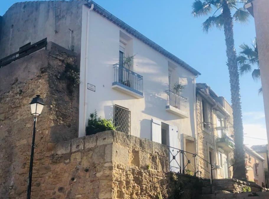 Meze Apartment | Mediterranean House in historic Mèze South France