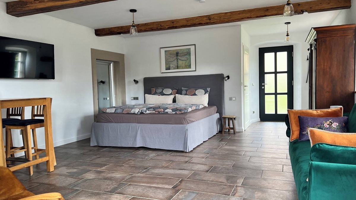 Grafengehaig Apartment | Mediterranean living in a listed building, rental after complete refurbishment
