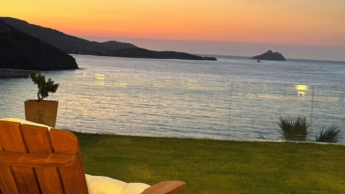 Yalikavak Villa | Mediterranean oceanfront Turkish villa. Private pool & private beach access.