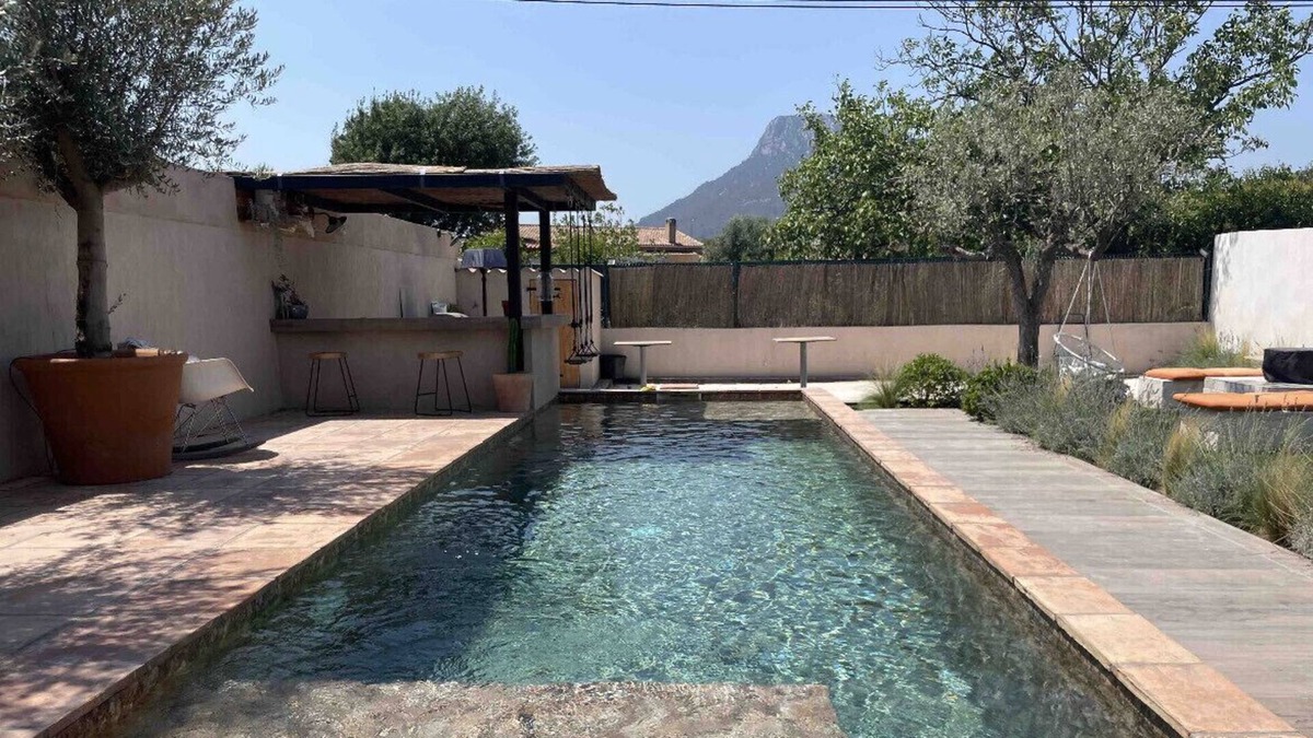 La Farlede Villa | Mediterranean villa, swimming pool and pétanque court