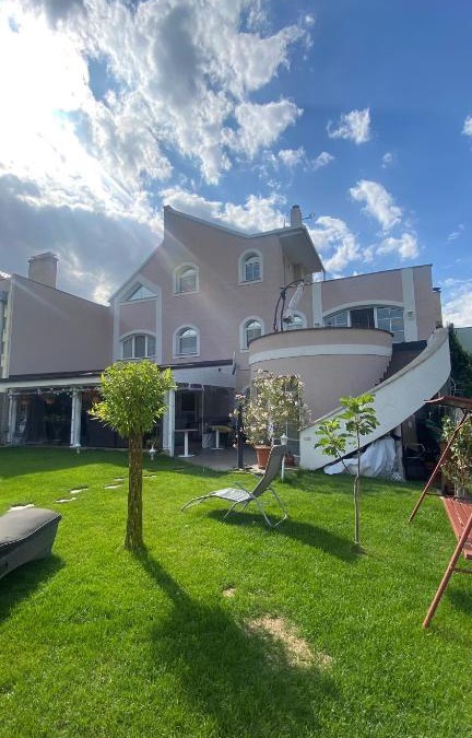 Hlohovec Apartment | Meduza Wellness Spa s ubytovaním