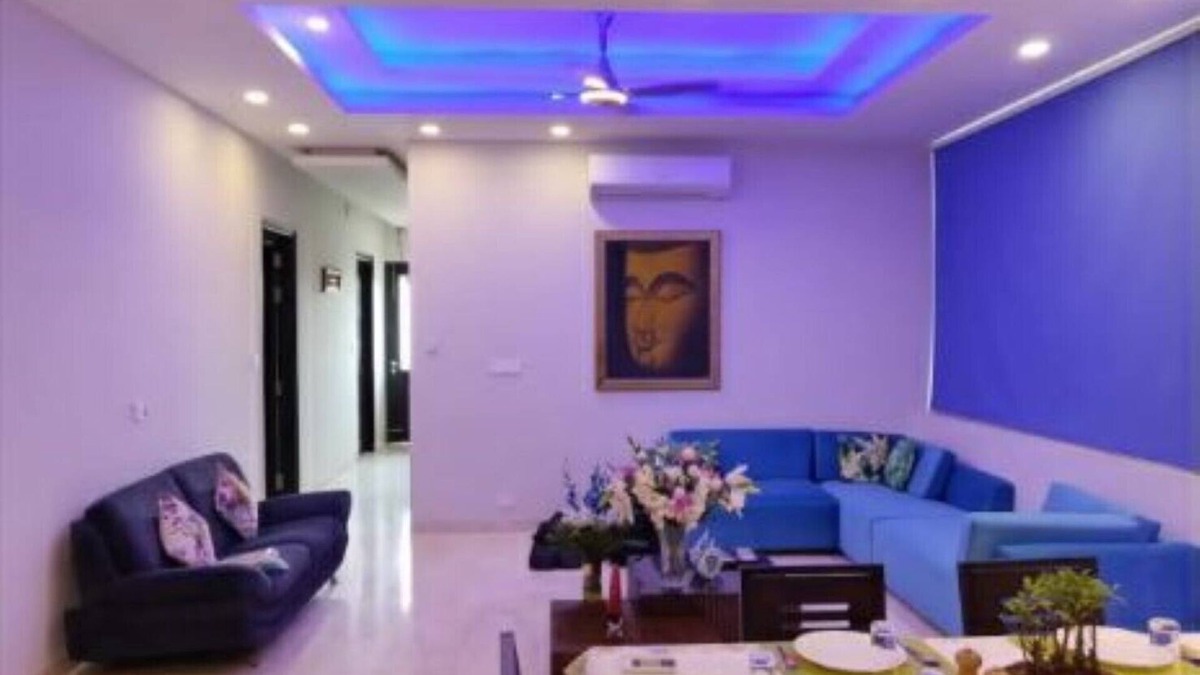 DLF City Apartment | Meera Suites @ DLF 2 - Lux Suite 1