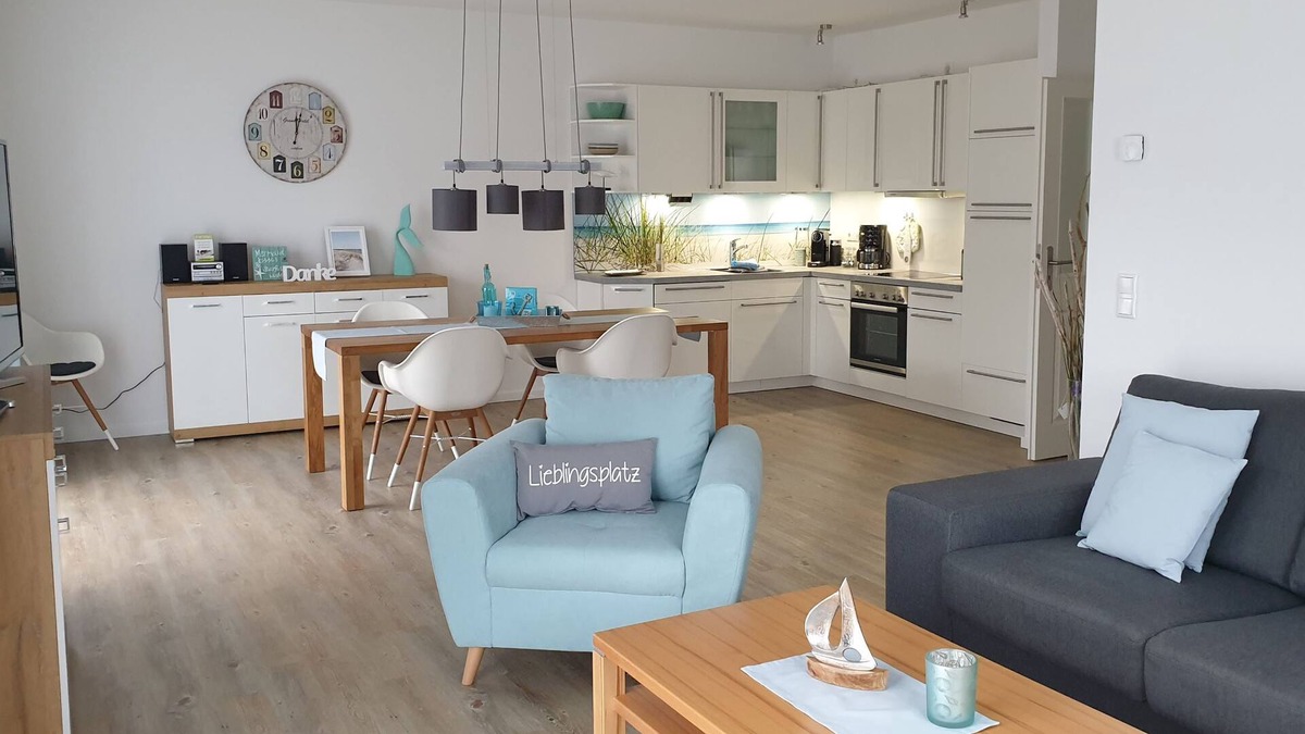 Busum Apartment | Meerbüsum * App.18 * centr. Location for young & old, 2 bedrooms, suitable for allergy sufferers, 98 sqm