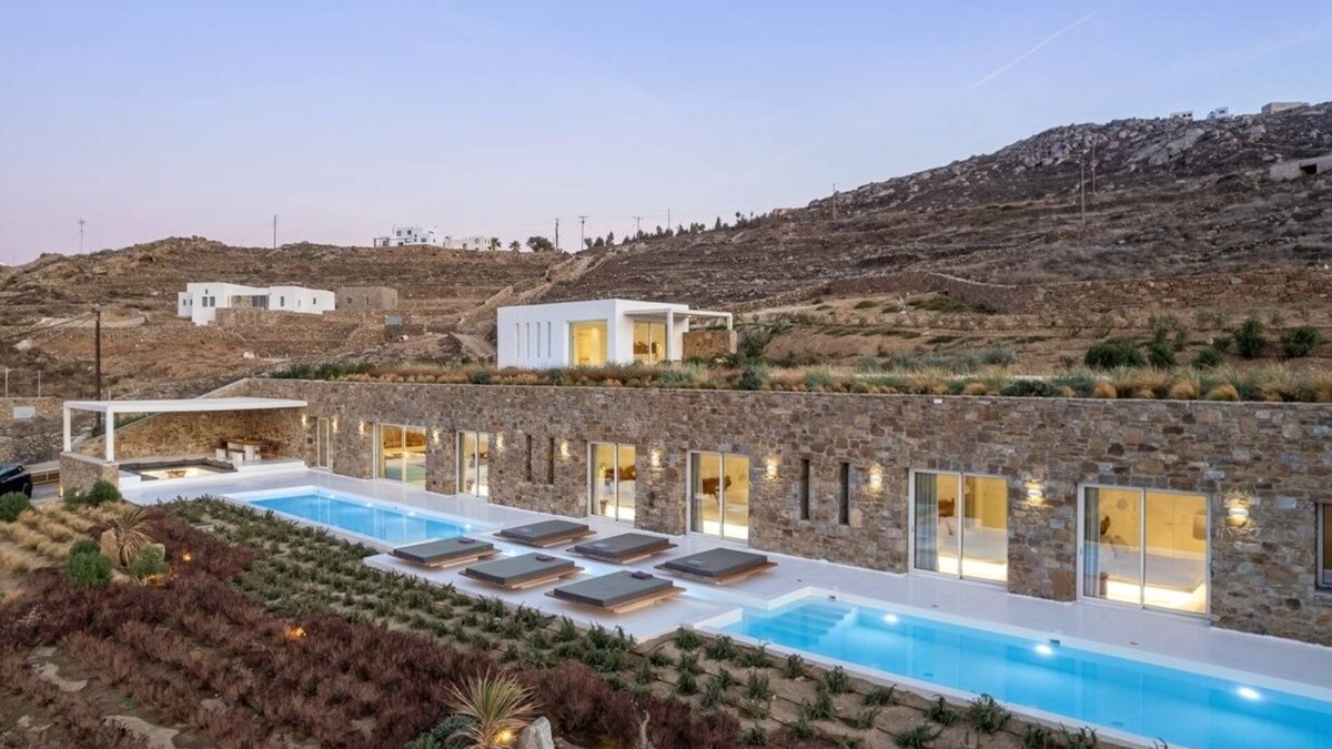 Ftelia Villa | Mega Mansion II - Six Bedroom Villa Sleeps 13 - Walking distance from the beach