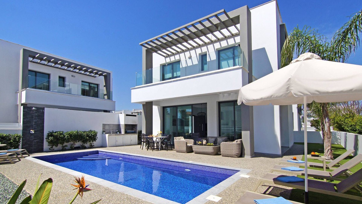 Pernera Villa | MEGAN - Exceptional 3Bed Villa 50meters to Pernera Golden Beach