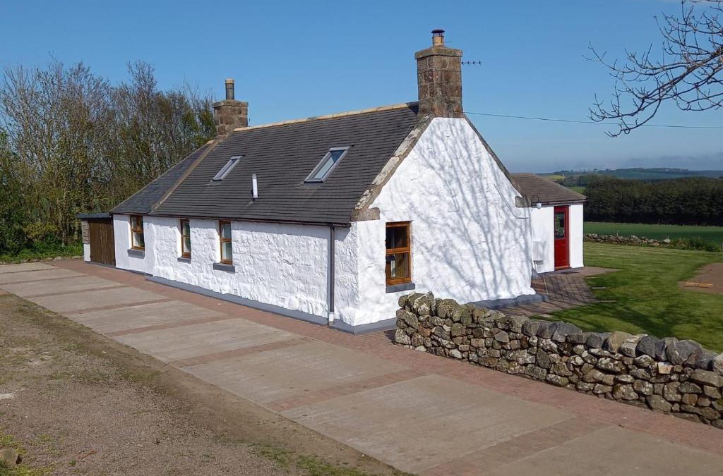 Maud House | Meikle Aucheoch Holiday Cottage, plus Hot Tub, Near Maud, in the heart of Aberdeenshire