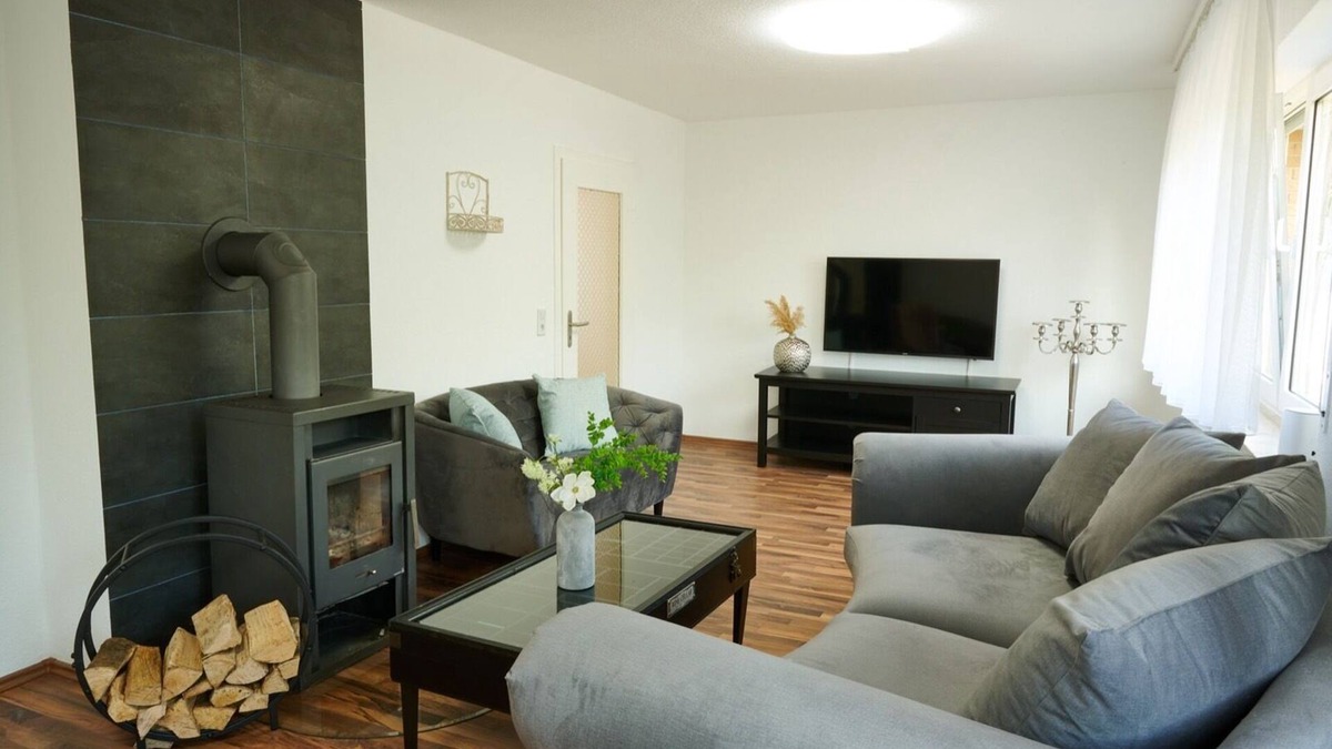 Meinerzhagen House | Meinerzhagen - Schöne Unterkunft mit Kamin