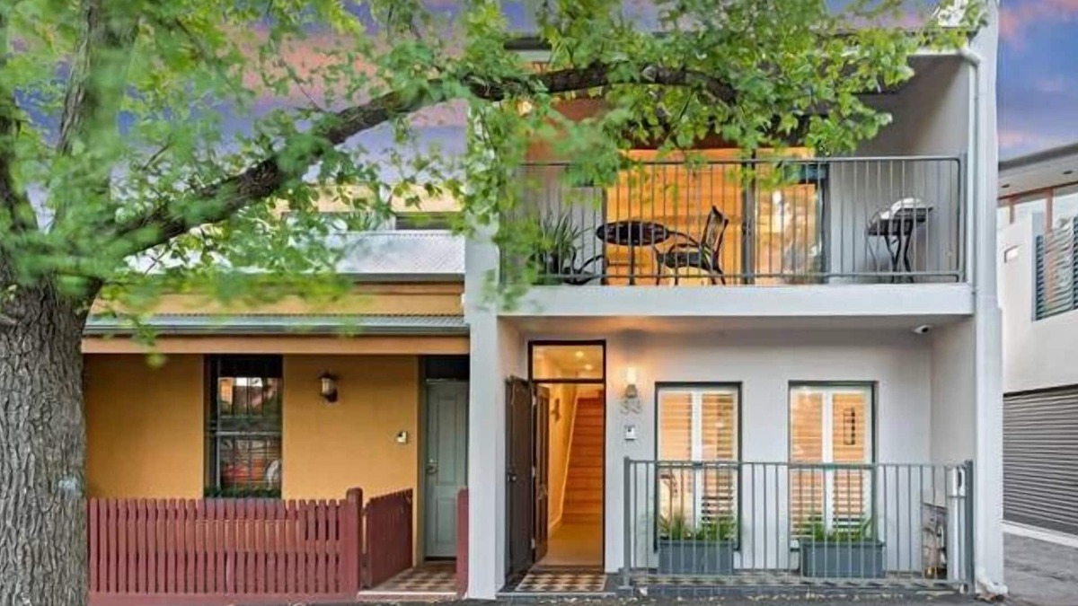 Carlton House | Meko - Luxury Carlton House in Melbourne golden inner city