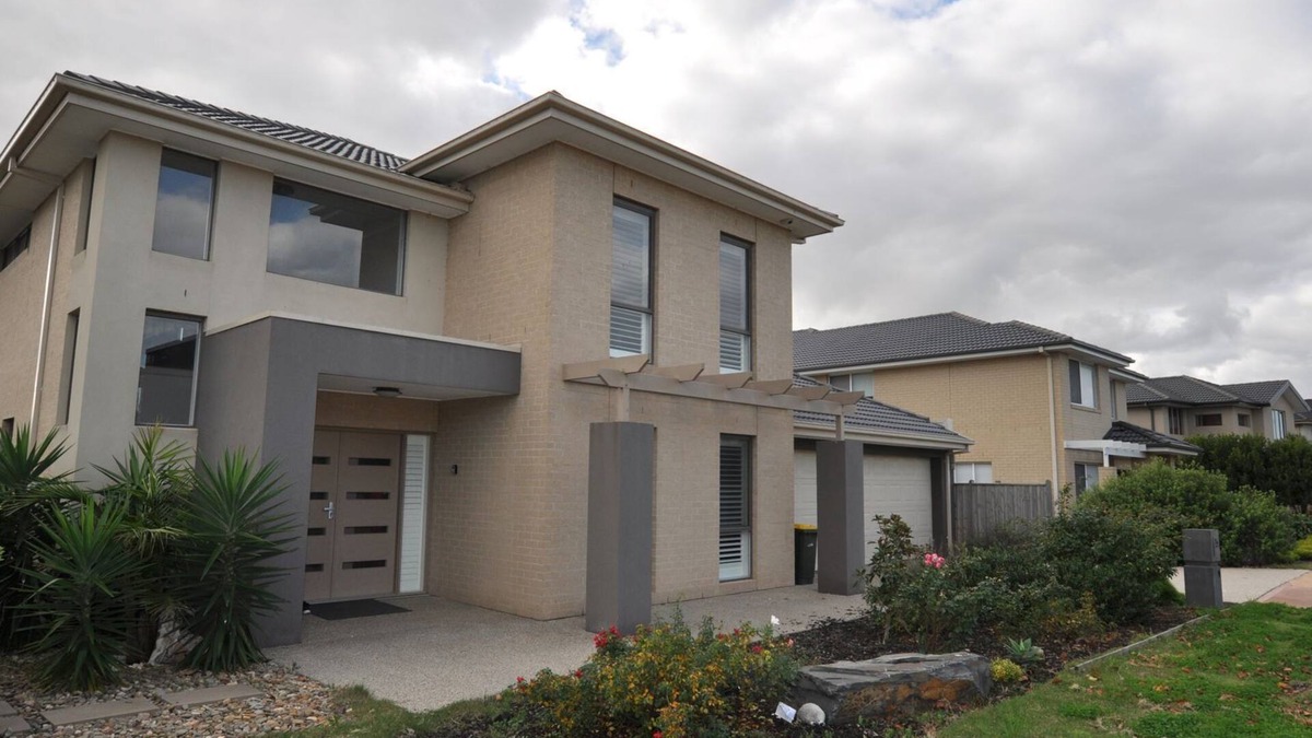 Sanctuary Lakes House | Melbourne Luxury Lakeside Resort 5 BRM