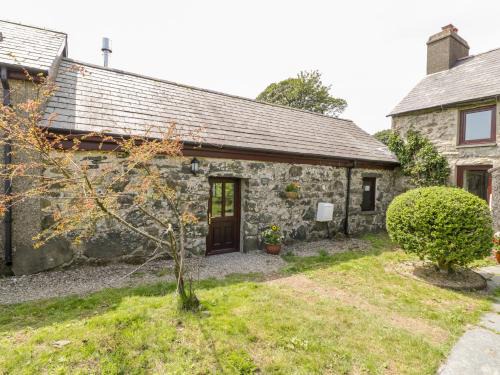 Garndolbenmaen House | Melin Bach