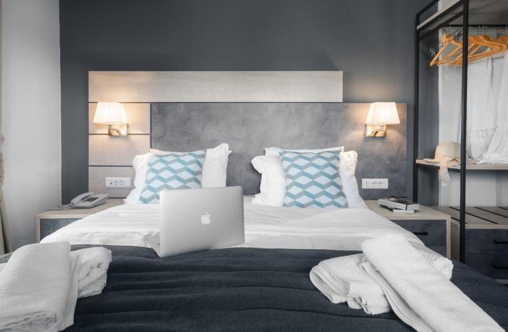 Neos Marmaras Hotel | Meliton Inn Hotel & Suites by the beach