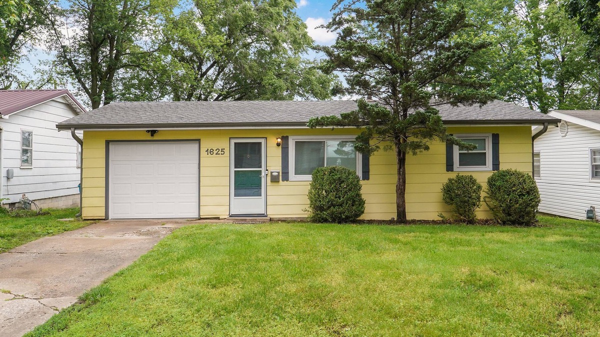 Springfield House | Mellow Yellow House