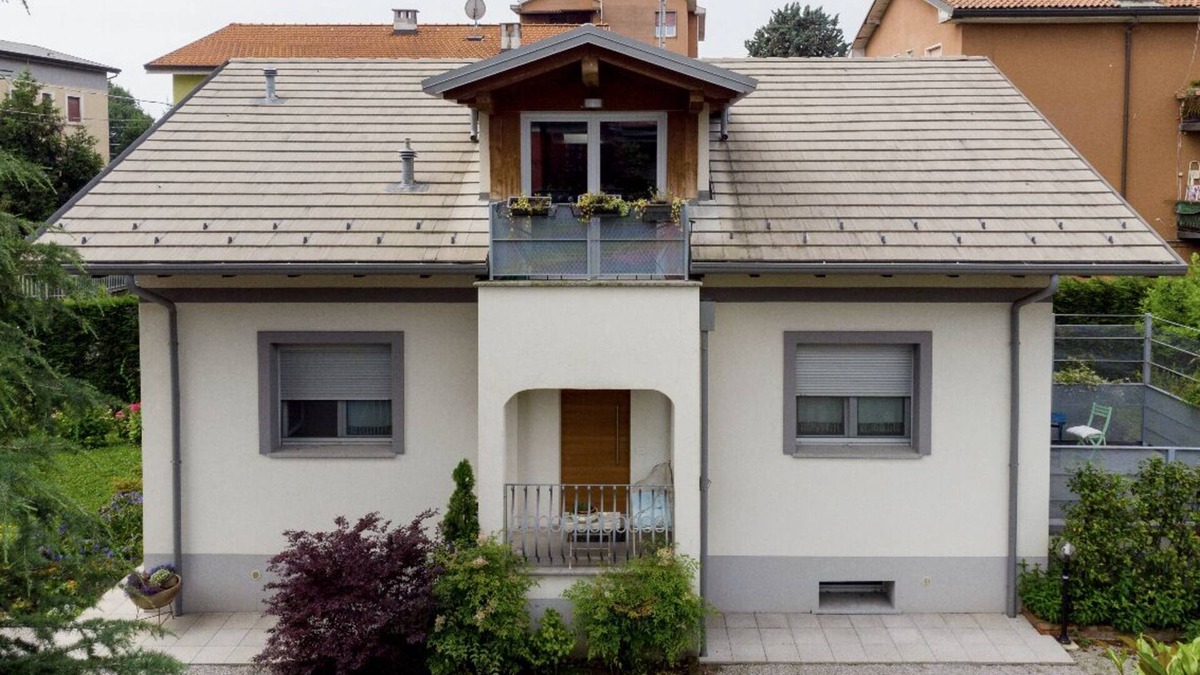 Merate Villa | Melo-Apartment in modern villa kitchenette terrace on the green097048-LNI00001