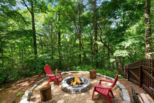 Blue Ridge House | Melody Creek Cabin - Edge Of Cohutta National Forest, Hot Tub, Outdoor Fire Pit - Ellijay, GA