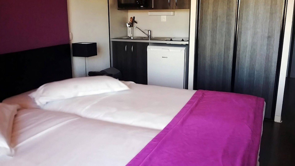 La Baule-Escoublac Hotel | Memorable Stay in La Baule Escoublac! Outdoor Swimming Pool, Pets Allowed!