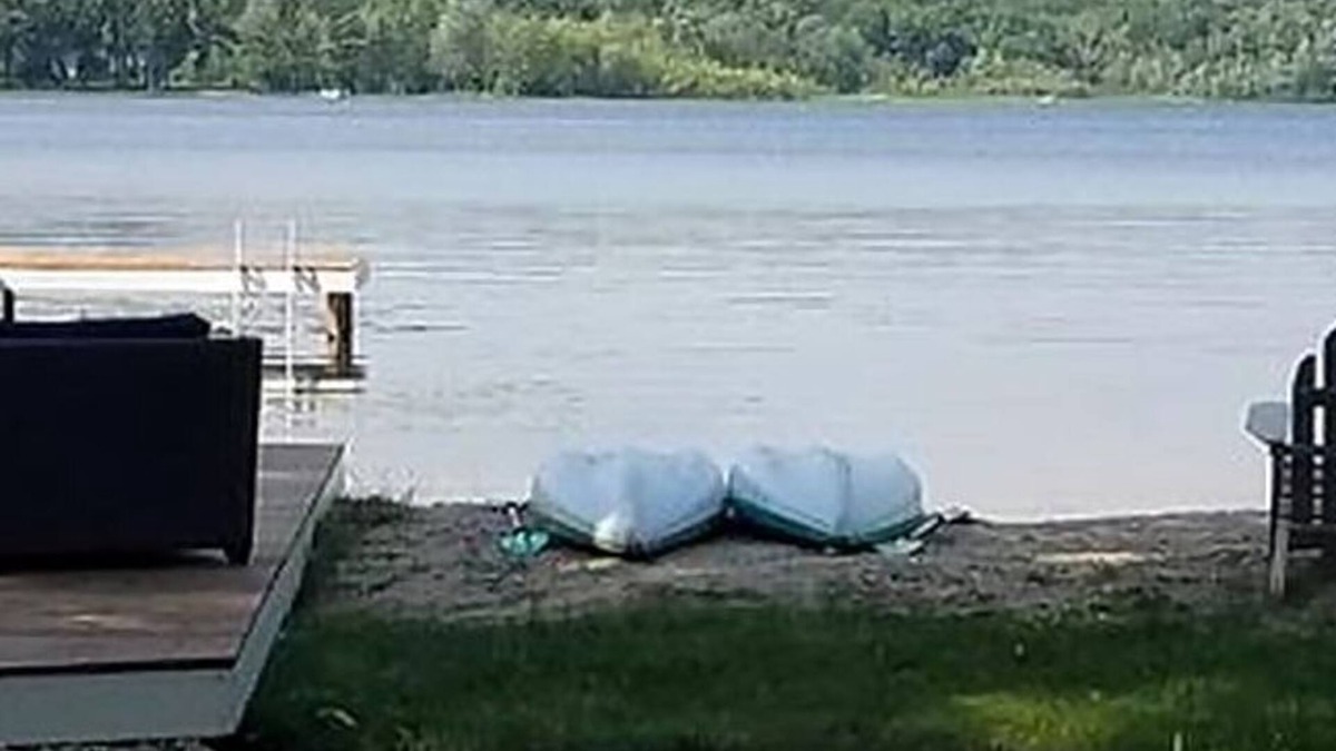 Gobles House | Memories In Michigan- Beautiful 4-Season Secluded Lake Home on 7+ Acres