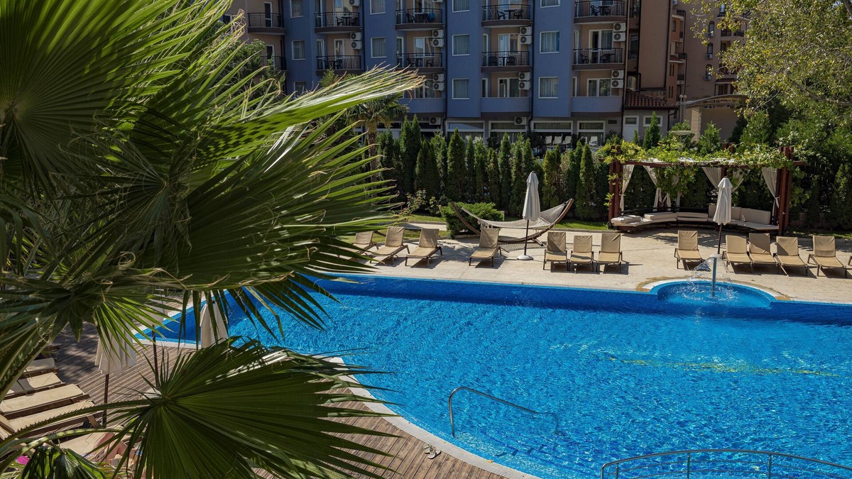 Chaika Apartment | MENADA *HARMONY Suites 2* Apartment with pool view