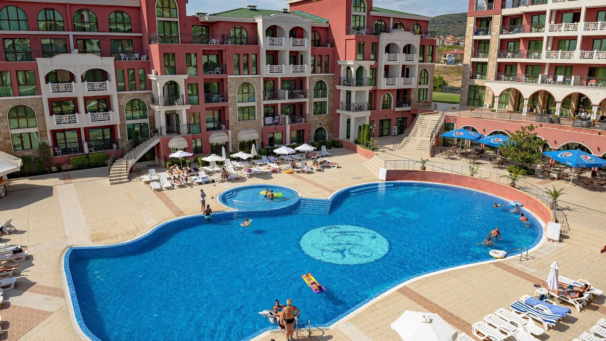 Yurta Apartment | MENADA pool view apartment in Sveti Vlas