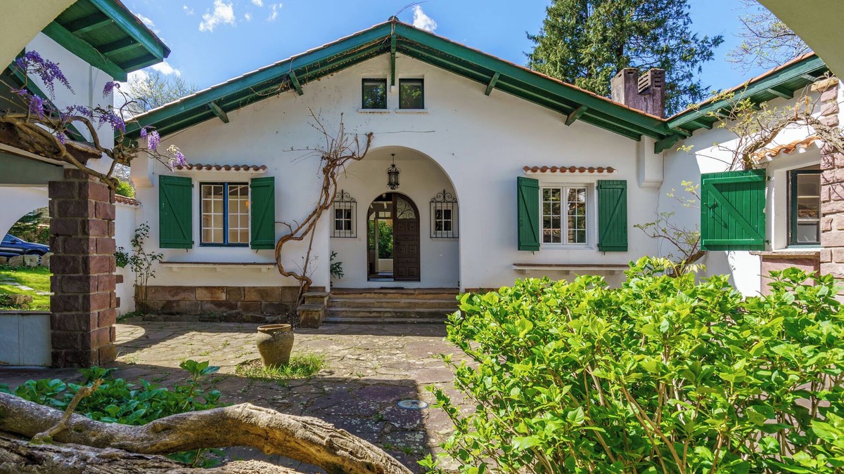 Sare Villa | Mendizola - 5 rooms - Swimming pool - Mountain view
