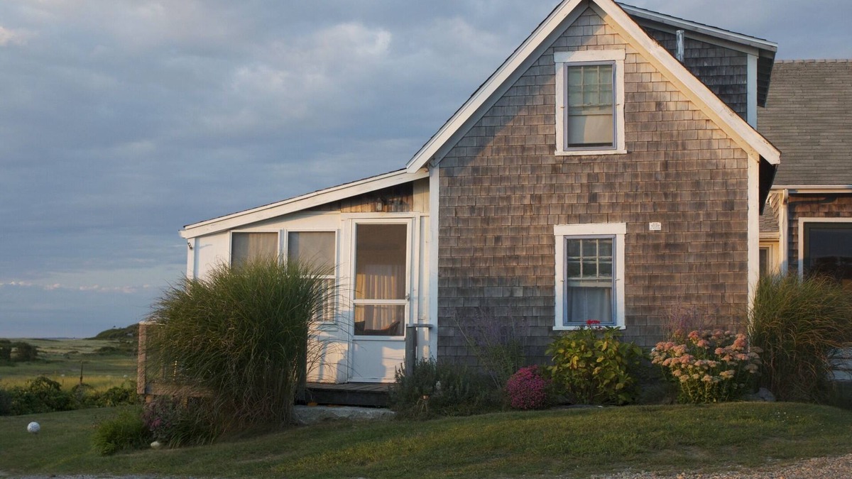 Chilmark Cottage | Menemsha Harbor - Davis House