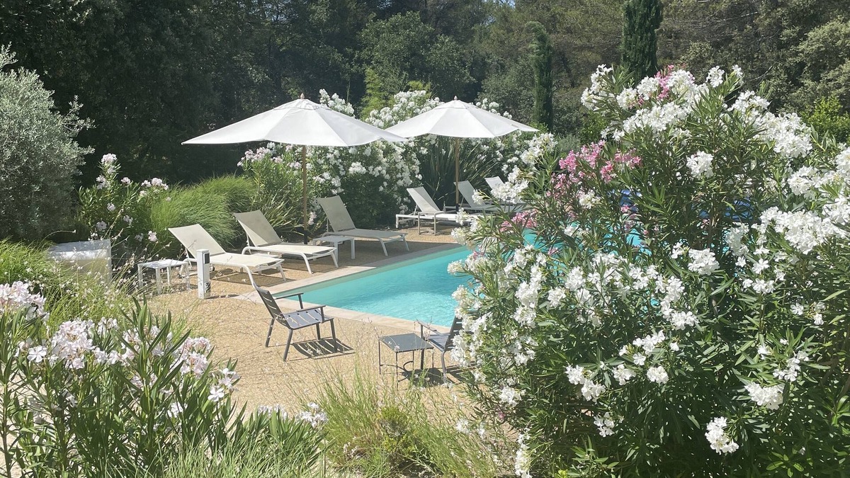 Menerbes Other | Menerbes: Vast Provencal farmhouse, pool, 2 ha of garden, silent. 3 km village
