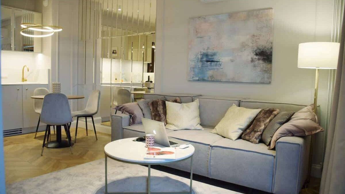 Mirow Apartment | Mennica Residence | Emerald Apartment | Prestige
