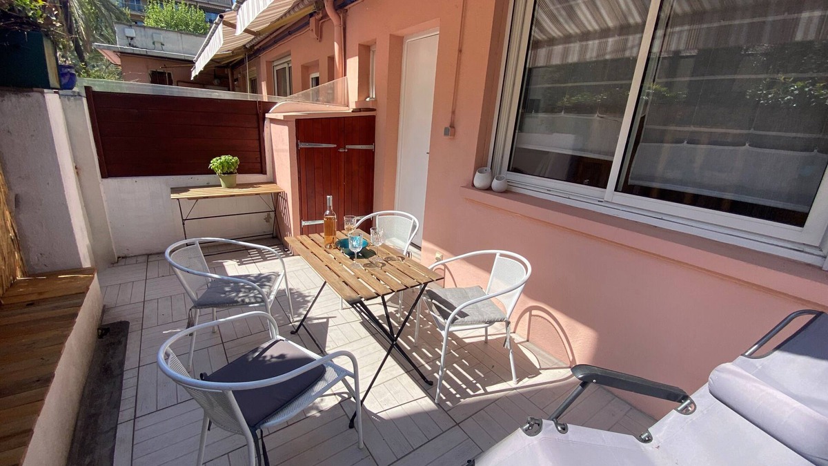 Old Town Apartment | MENTON, 2 STEPS FROM THE SEA, CITY CENTER, STUDIO 2 ROOMS, QUALITY BENEFITS