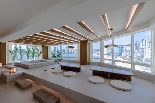 Suyeong-Gu House | Meomulda Ga Gwangan Poolvilla