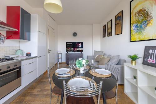 Barona Apartment | Meravigliosa Suite Vista su CityLife-Famagosta M2,WiFi