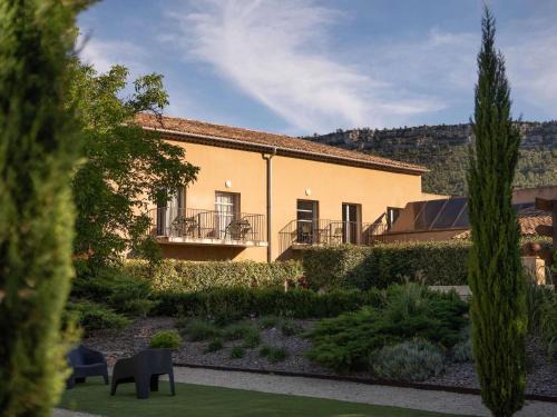 Chateauneuf-le-Rouge Hotel | Mercure Aix-En-Provence Sainte-Victoire