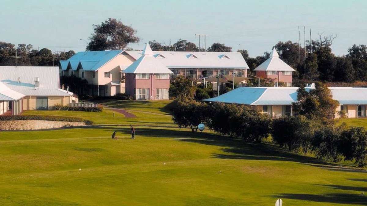 Pelican Point Hotel | Mercure Bunbury Sanctuary Golf Resort