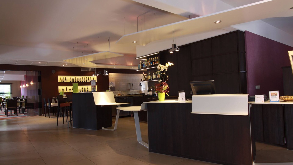 Luxeuil-les-Bains Hotel | Mercure Luxeuil les Bains Hexagone