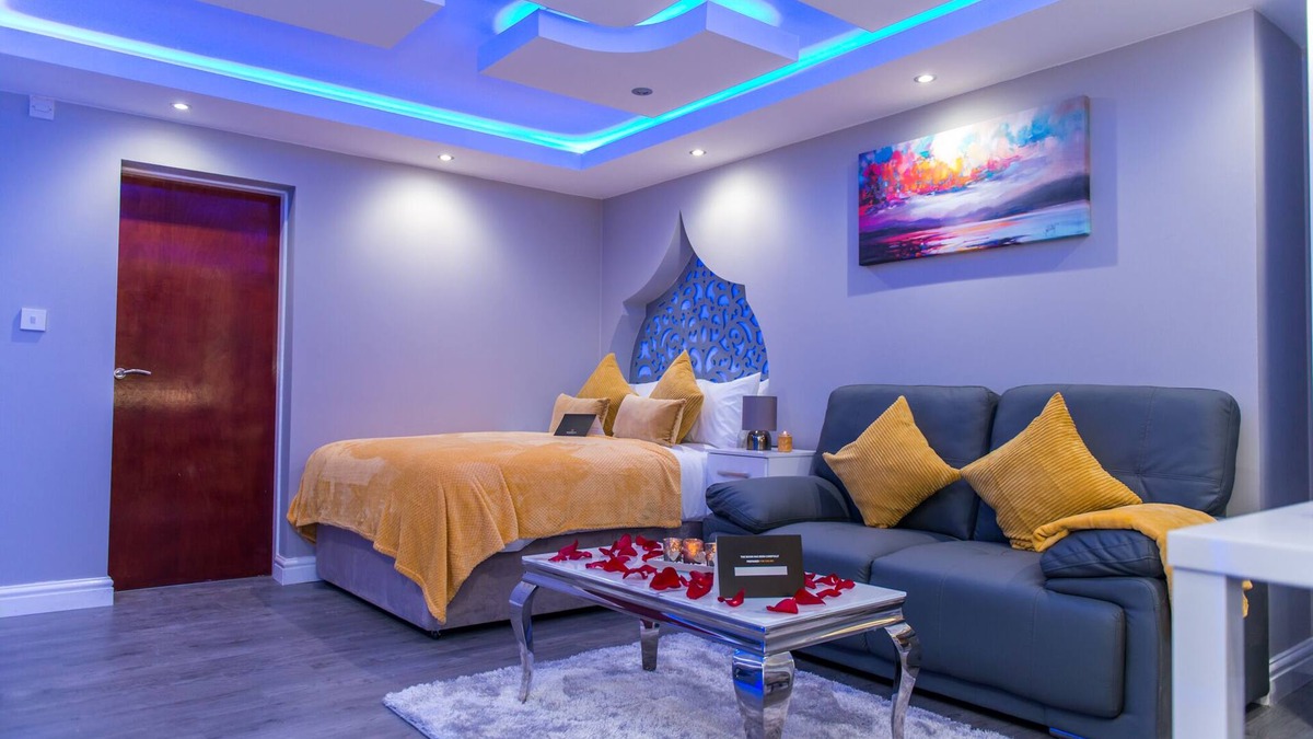 Bradford Apartment | Meridian Apartments - Superior Designer Suite