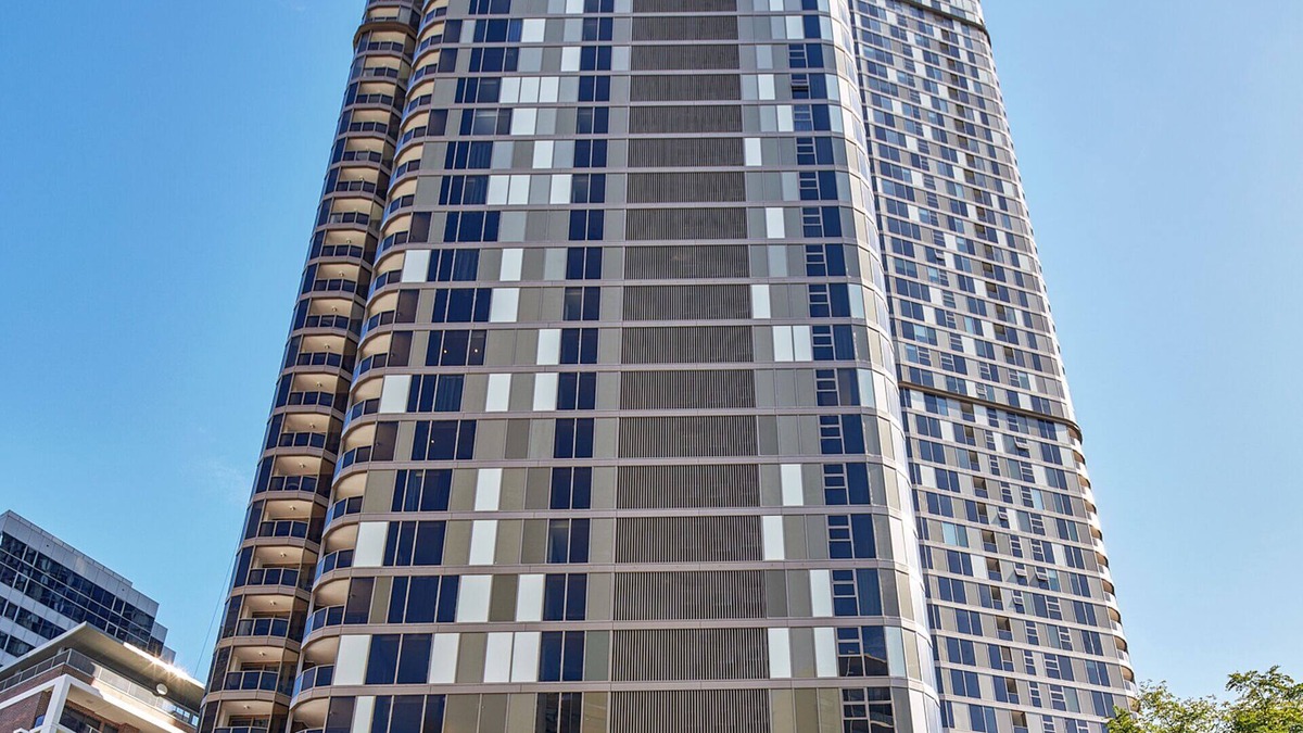 Parramatta Hotel | Meriton Suites George Street, Parramatta