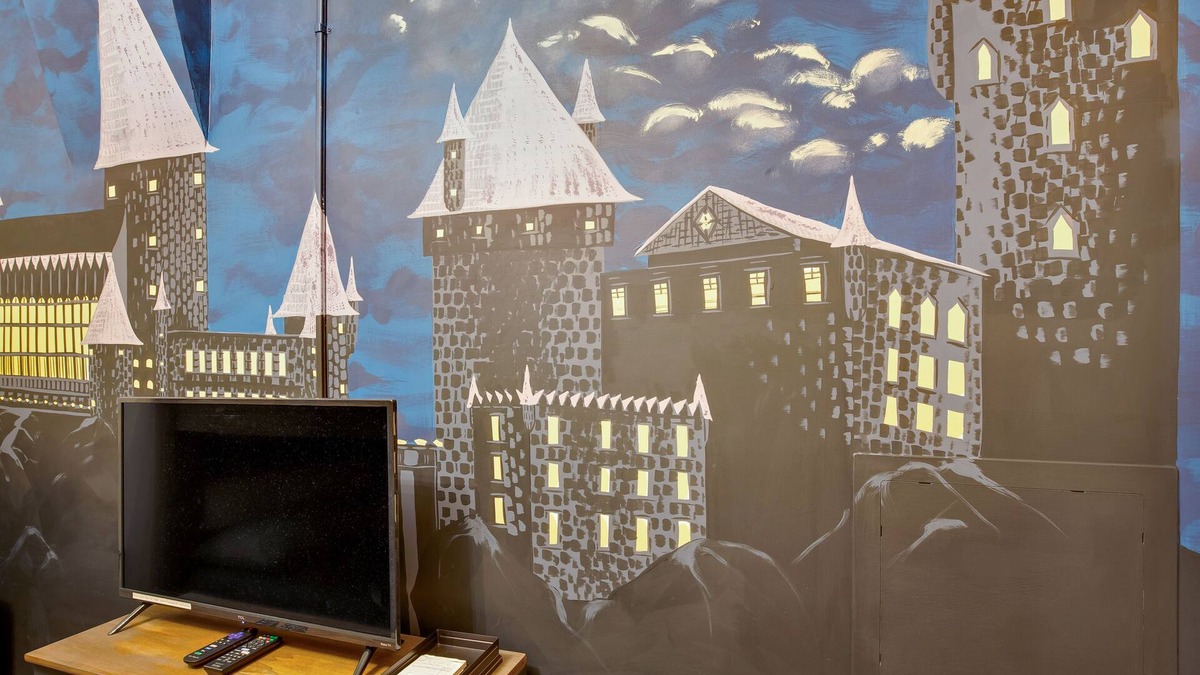 New Castle Hotel | Merlin's Bunkhouse at the Ore House Inn