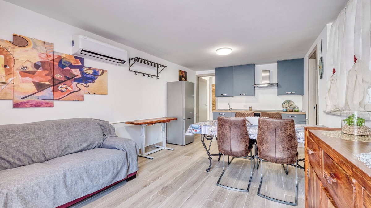 Ceriale Apartment | Merlo D - town center & private parking, Ceriale, Italy