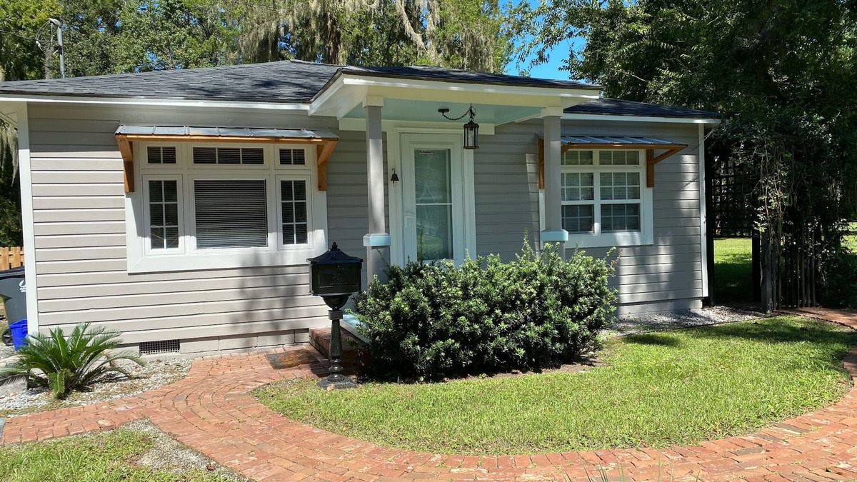 St. Marys House | Mermaid Cottage in Beautiful Downtown St Marys GA- Gateway to Cumberland Island