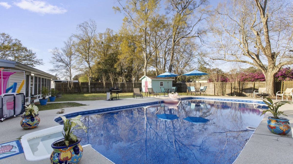 Ocean Springs House | Mermaid Dreams: Spacious 3 bedrooms 2.5 bath with pool ALL in golf cart district