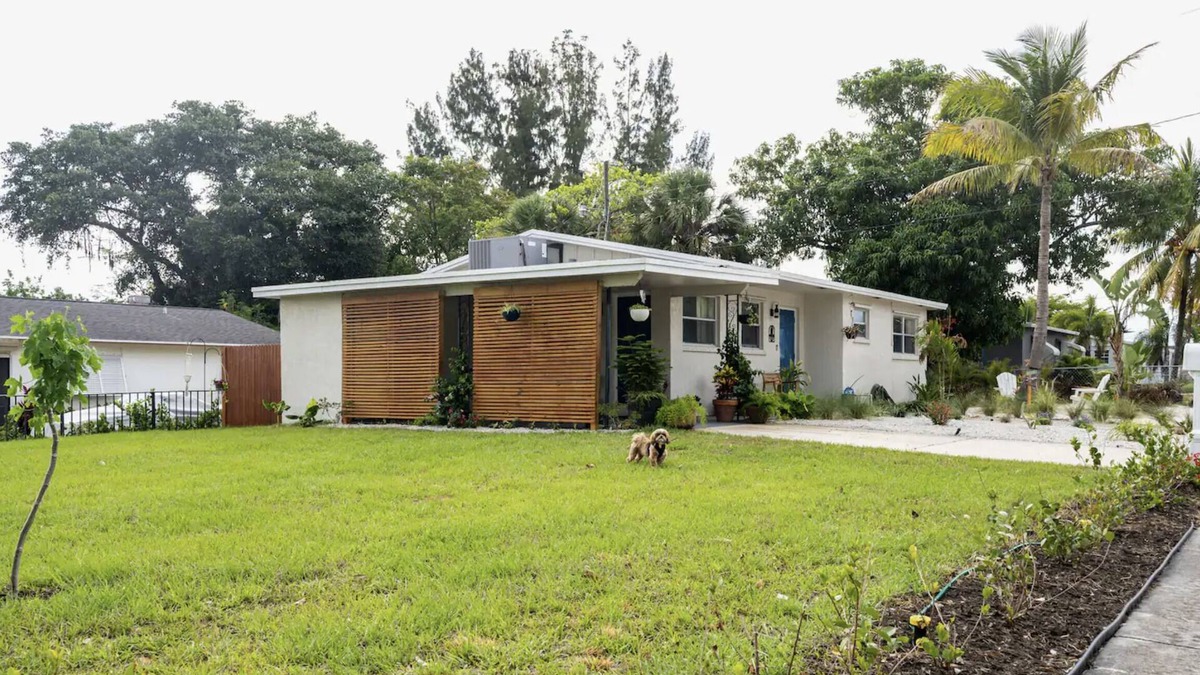 Riviera Beach House | Mermaid's Cottage West Palm Beach —For people who love the water!