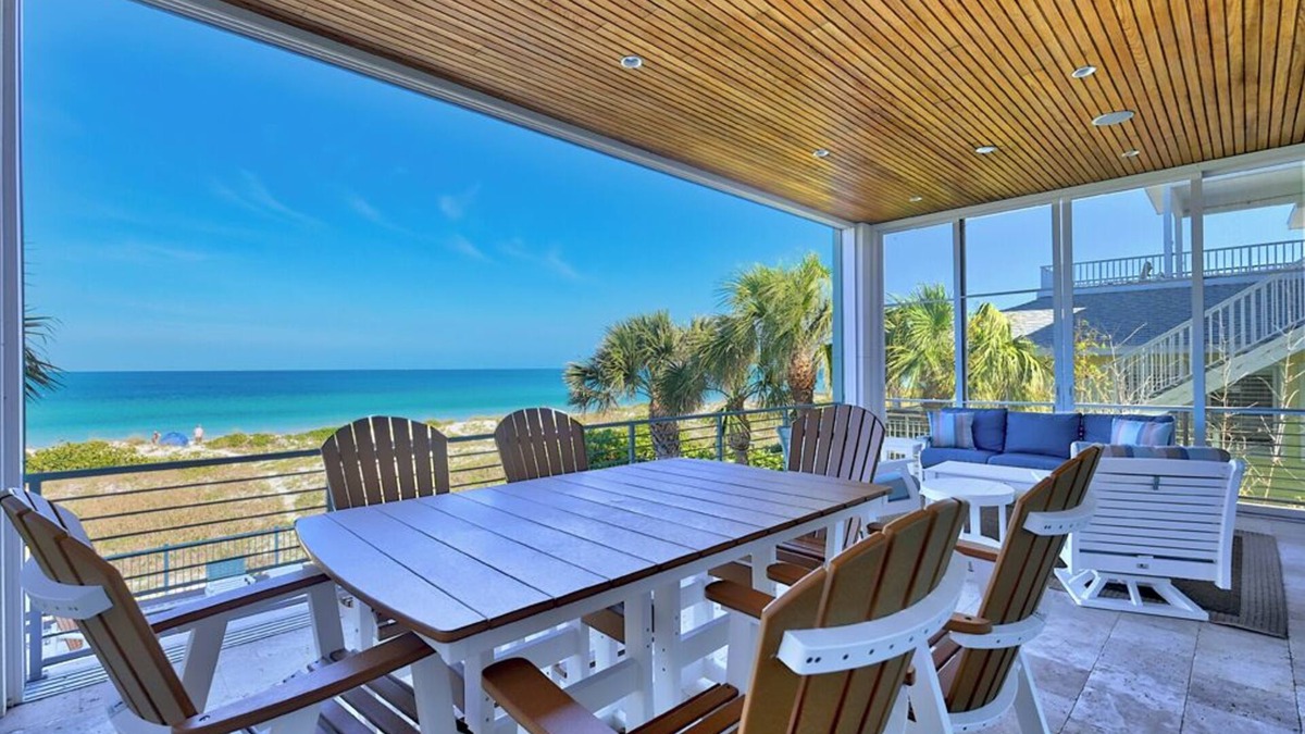 Indian Rocks Beach House | MERMAID'S GULF FRONT 5 BEDROOM BEACH HOUSE WITH A POOL!