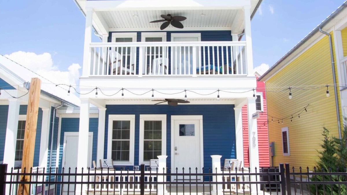 Celina Cottage | Mermaid Tales: 1 Bed/1 Bunk Room Lakeside Cottage w/HOT TUB!